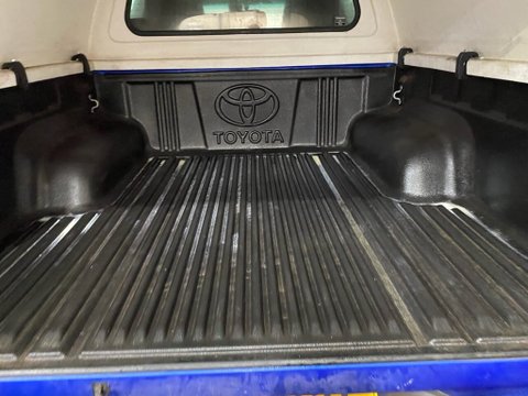 Toyota Hilux INVINCIBLE 4WD D-4D DCB 18