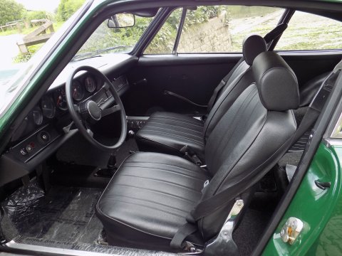 Porsche 911 T 2.2 LWB - LHD COUPE 18