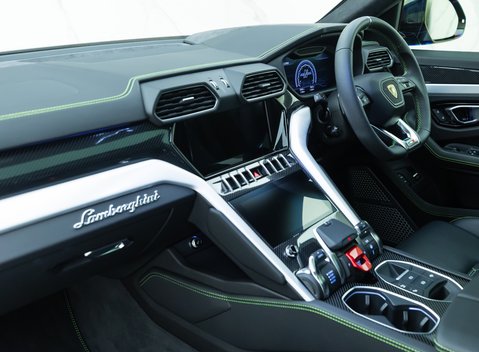 Lamborghini Urus 18
