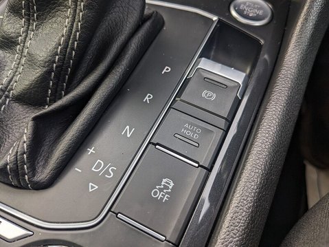 Volkswagen Tiguan R-LINE TDI BMT 4MOTION DSG 36