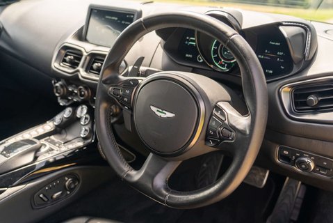 Aston Martin Vantage 4.0 V8 Coupe 13