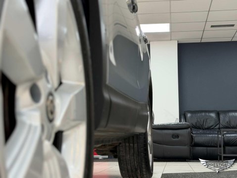 Nissan Qashqai 1.2 DIG-T N-Connecta 2WD Euro 6 (s/s) 5dr 12