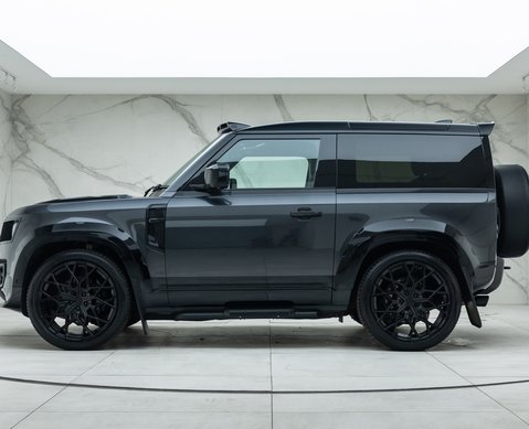 Land Rover Defender 90 V8 P525 URBAN 