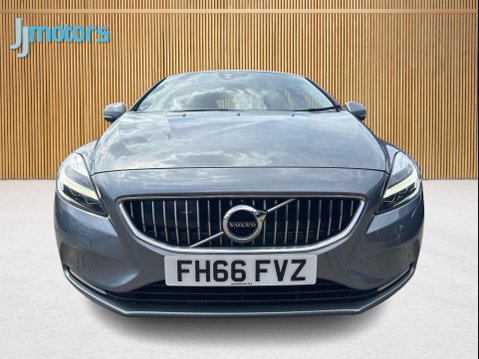 Volvo V40 1.5 T2 Inscription Hatchback 5dr Petrol Auto Euro 6 (s/s) (122 ps) 4