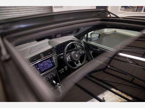 Volkswagen Tiguan 2.0 TDI R-Line Tech DSG 4Motion Euro 6 (s/s) 5dr 71
