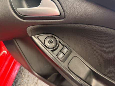 Ford Focus 1.0T EcoBoost Zetec S Euro 5 (s/s) 5dr 34