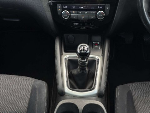 Nissan Qashqai 1.2 DIG-T N-Connecta SUV 5dr Petrol Manual 2WD Euro 6 (s/s) (115 ps) 58