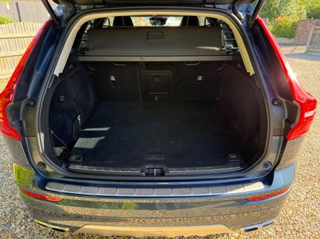 Volvo XC60 2.0 D4 Momentum Pro Auto AWD Euro 6 (s/s) 5dr 19
