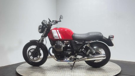 Moto Guzzi V7 ABS SPECIAL 2015 ONLY 7K MOT EXCELLENT CONDITION RETRO 744CC 4