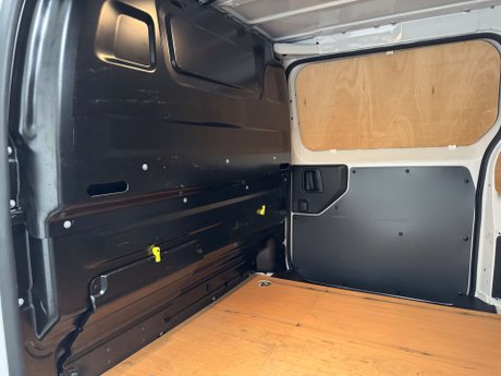 Vauxhall Vivaro 1.5 Vivaro F2900 Professional S/S 21