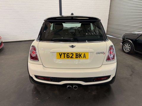 Mini Hatch 1.6 Cooper S 3dr 11