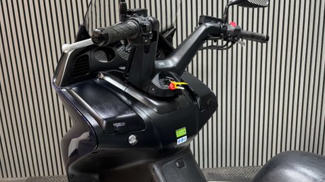 Honda FJS 2014 ONLY 9K 1 OWNER LONG MOT MAXI SCOOTER 600CC TWIN A2 35