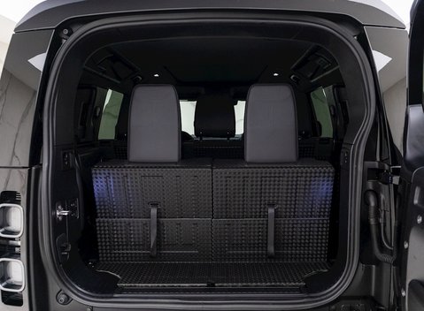 Land Rover Defender 110 P400 X 14