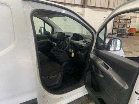 Peugeot Partner BLUEHDI PROFESSIONAL PREMIUM PLUS L1 15