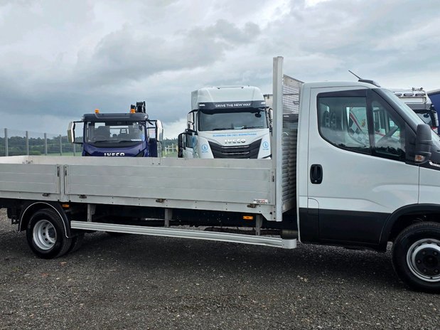 Iveco Daily Daily 72C18HA8 Auto Business Dropside 2