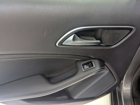 Mercedes-Benz GLA 1.6 GLA 200 Sport 5dr 45