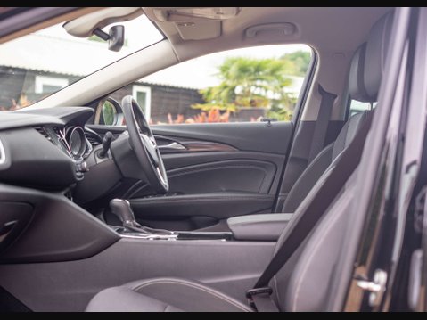 Vauxhall Insignia 2.0 Insignia SRi Nav TD Auto 5dr 15