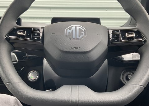 MG MG3 1.5 HYBRID+ SE 4
