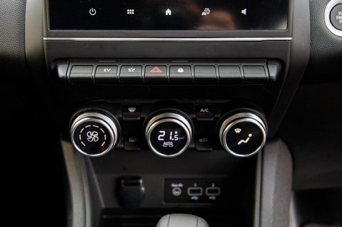 Renault Captur TECHNO E-TECH 36