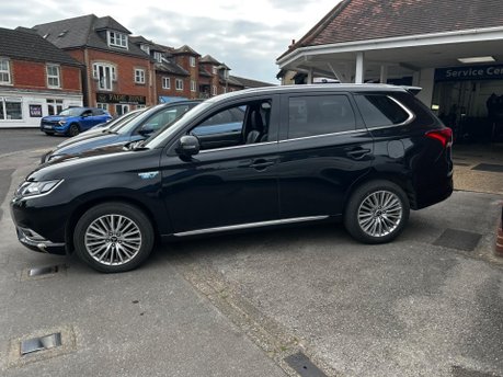 Mitsubishi Outlander 2.4h TwinMotor 13.8kWh 4h CVT 4WD Euro 6 (s/s) 5dr 3