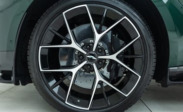 Aston Martin DBX 707 27