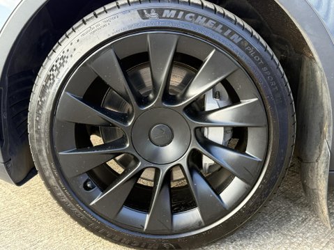 Tesla Model Y (Dual Motor) Long Range SUV 5dr Electric Auto 4WDE (384 bhp) 18