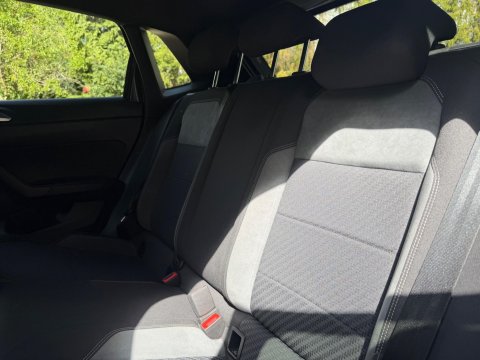 Volkswagen Polo 1.0 TSI R-Line Euro 6 (s/s) 5dr 25