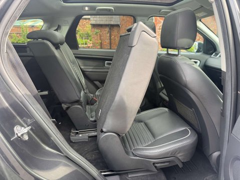 Land Rover Discovery Sport 2.0 Discovery Sport HSE Dynamic Luxury TD4 Auto 4WD 5dr 30