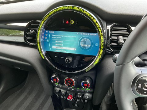 Mini Hatch 1.5 Cooper Sport Steptronic Euro 6 (s/s) 5dr 29