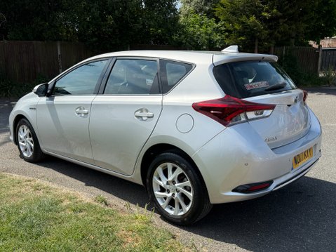 Toyota Auris VVT-I HYBRID BUSINESS EDITION TSS 8