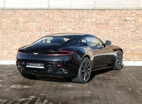 Aston Martin DB11 Launch Edition 7