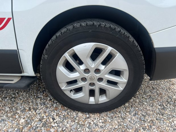 Renault Trafic SWB L1H1 (SOLD) Sportive SL27 Air Con Alloys Nav Sensors EURO 6 NO VAT 14
