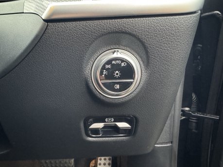 Mercedes-Benz C Class C200 MHEV AMG Line Auto Petrol Saloon PARKTRONIC/SAT NAV/FULL LEATHER 28