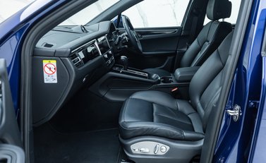 Porsche Macan GTS 18