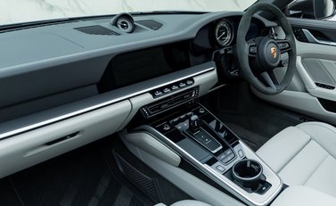 Porsche 911 Turbo S Cabriolet (992) 16