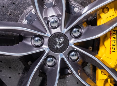 Ferrari 488 SPIDER 33