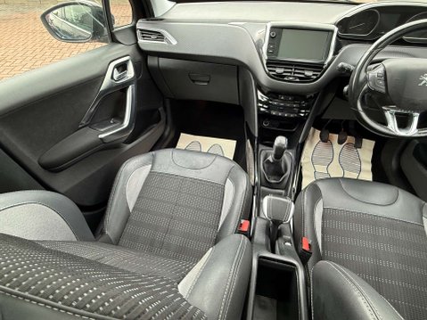 Peugeot 2008 1.2 PureTech Allure Premium SUV 5dr Petrol Manual Euro 6 (s/s) (82 ps) 38
