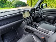 Land Rover Defender D300 X-Dynamic HSE Hard Top 8