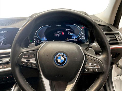 BMW 3 Series 2.0 330e 12kWh SE Pro Saloon 4dr Petrol Plug-in Hybrid Auto Euro 6 (s/s) (2 13