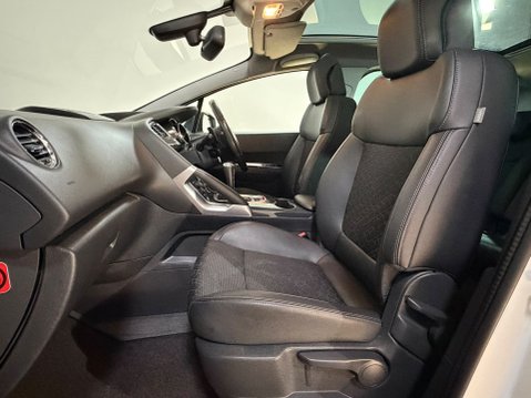 Peugeot 3008 E-HDI ALLURE 23