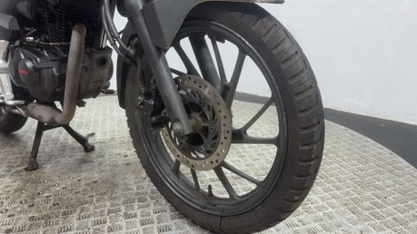 Honda CB GLR 125 2017 GOOD RUNNING PROJECT BIKE SPARES OR REPAIR 125CC 18