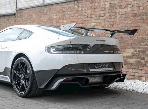 Aston Martin Vantage GT8 21