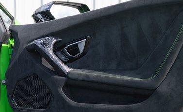 Lamborghini Huracan Spyder LP640-4 Performante 21