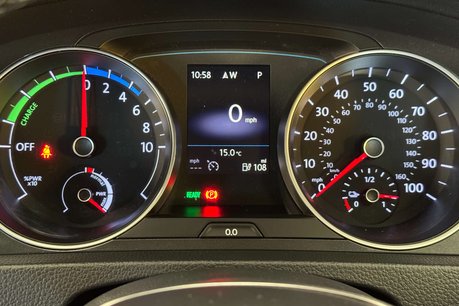 Volkswagen Golf 35.8kWh e-Golf Hatchback 5dr Electric Auto (136 ps) 33