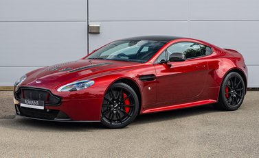 Aston Martin V12 Vantage s 2