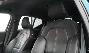 Volvo XC40 P8 R-DESIGN AWD One Owner Full Volvo Service History Leather Interior 17