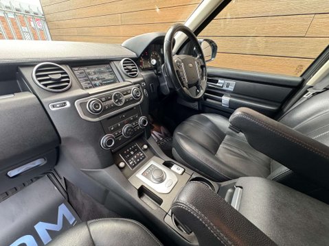 Land Rover Discovery 3.0 Discovery SE Tech SDV6 Auto 4WD 5dr 41