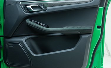 Porsche Macan GTS 30