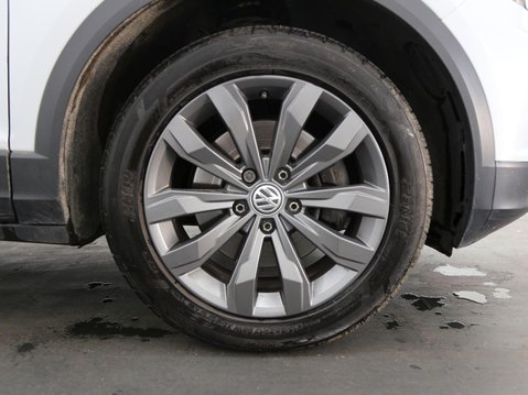 Volkswagen T-Roc 1.0 TSI SE Euro 6 (s/s) 5dr 26