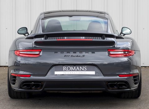 Porsche 911 Turbo S (991.2) 5